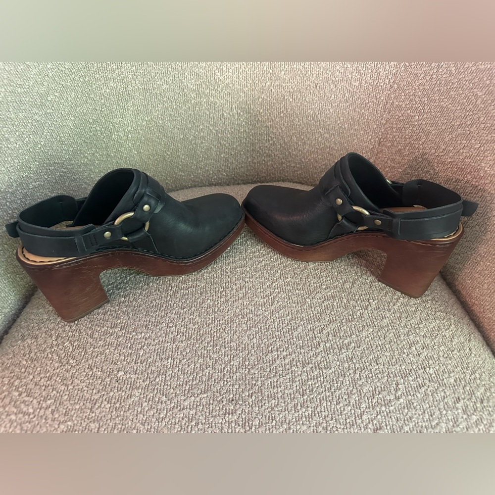 Born Women's Black Leather Clogs - Picture 8 of 8